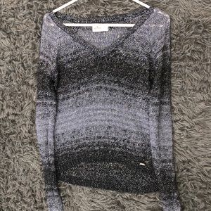 A size small navy and light blue Hollister sweater